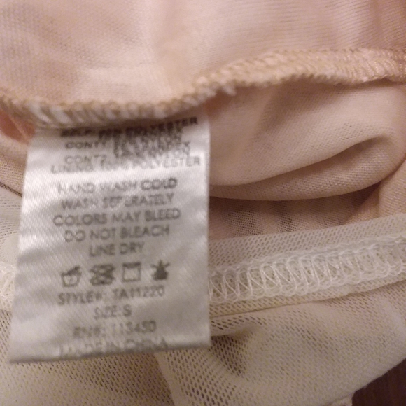 Lulumari Lacey Bodysuit - Picture 7 of 11